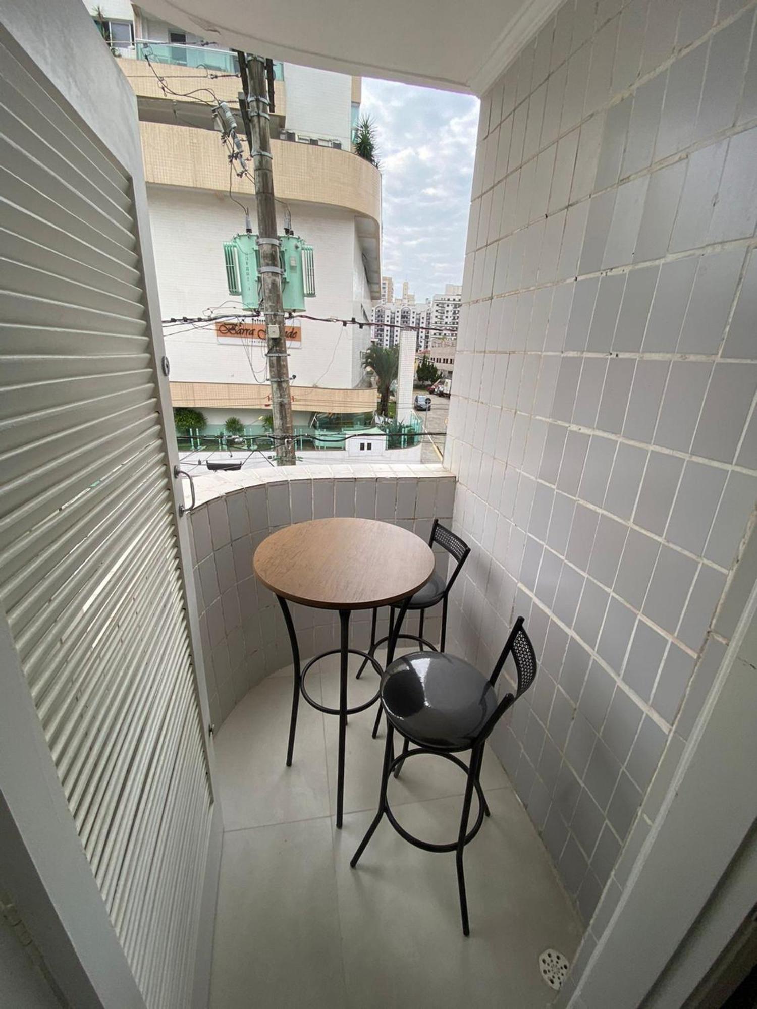 Canto Forte- Suite C/Varanda - Ate 5 Hospedes- Garagem - Wi Fi E 200 Metros Da Praia, 50 Metros Da Av Gastronomica Da Pg Praia Grande  Exterior photo